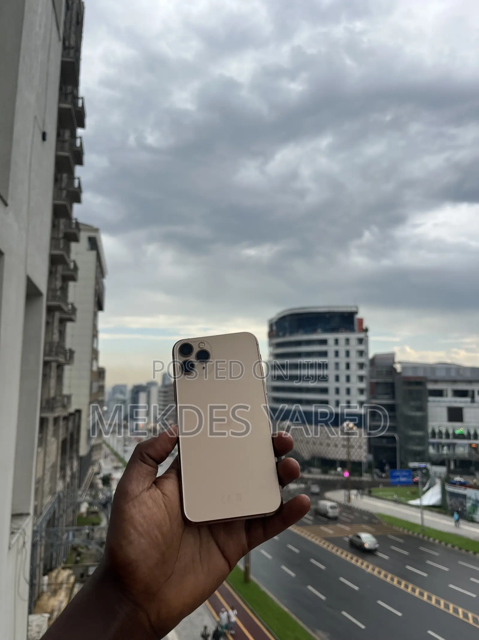 New Apple iPhone 11 Pro 256 GB Gold