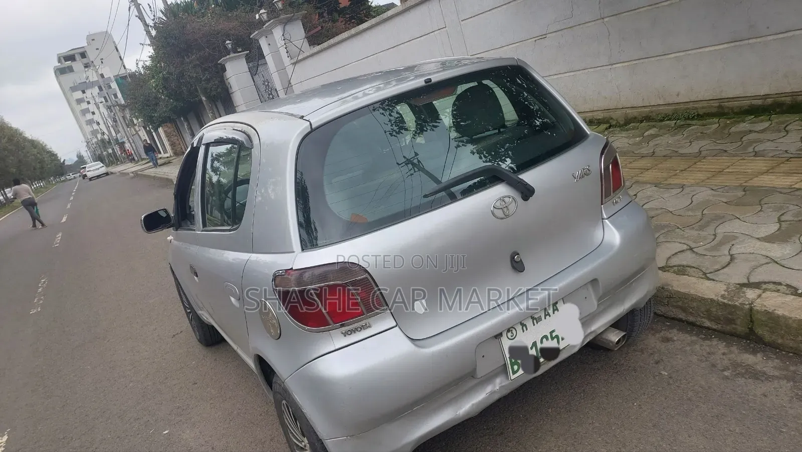 Toyota Vitz 2001 Silver