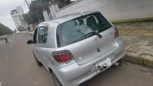 Toyota Vitz 2001 Silver
