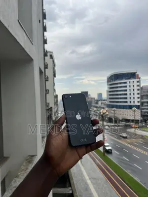 New Apple iPhone XR 64 GB Black