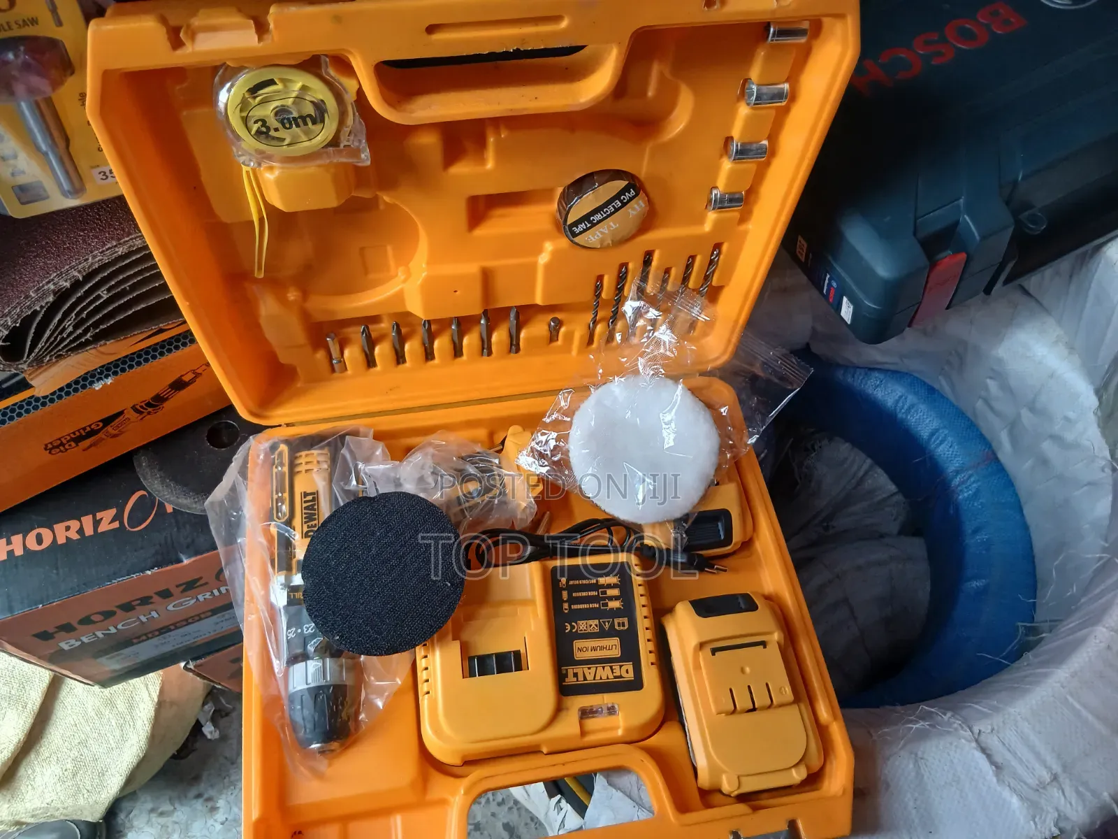 ,DeWalt  21V ኮርድሌስ ሪቻርጅ የሚደረግ ድሪል (Cordless Rechargeable Drill)