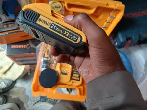 ,DeWalt  21V ኮርድሌስ ሪቻርጅ የሚደረግ ድሪል (Cordless Rechargeable Drill)