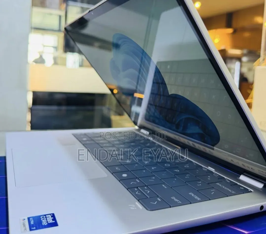 New Laptop HP OmniBook Ultra Flip 14" 16GB Intel Core Ultra 7 SSD 1T