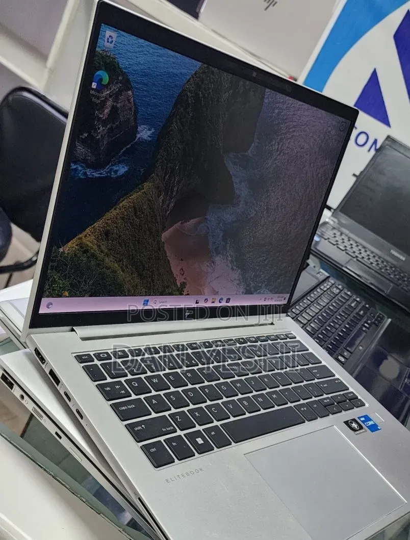 New Laptop HP EliteBook 840 G9 16GB Intel Core i7 SSD 512GB