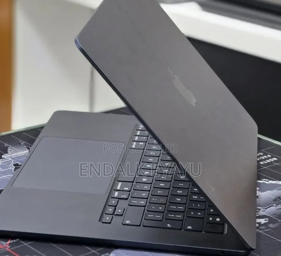 New Laptop Apple MacBook Air 2025 M4 16GB Apple M4 SSD 256GB