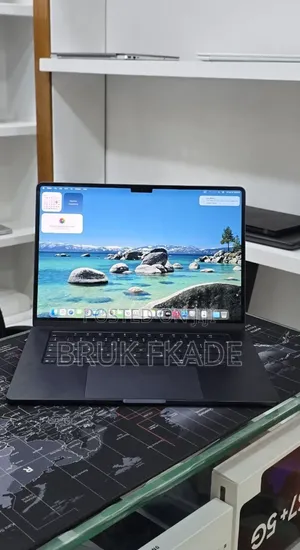 New Laptop Apple MacBook Air 2025 M4 16GB Apple M2 SSD 256GB