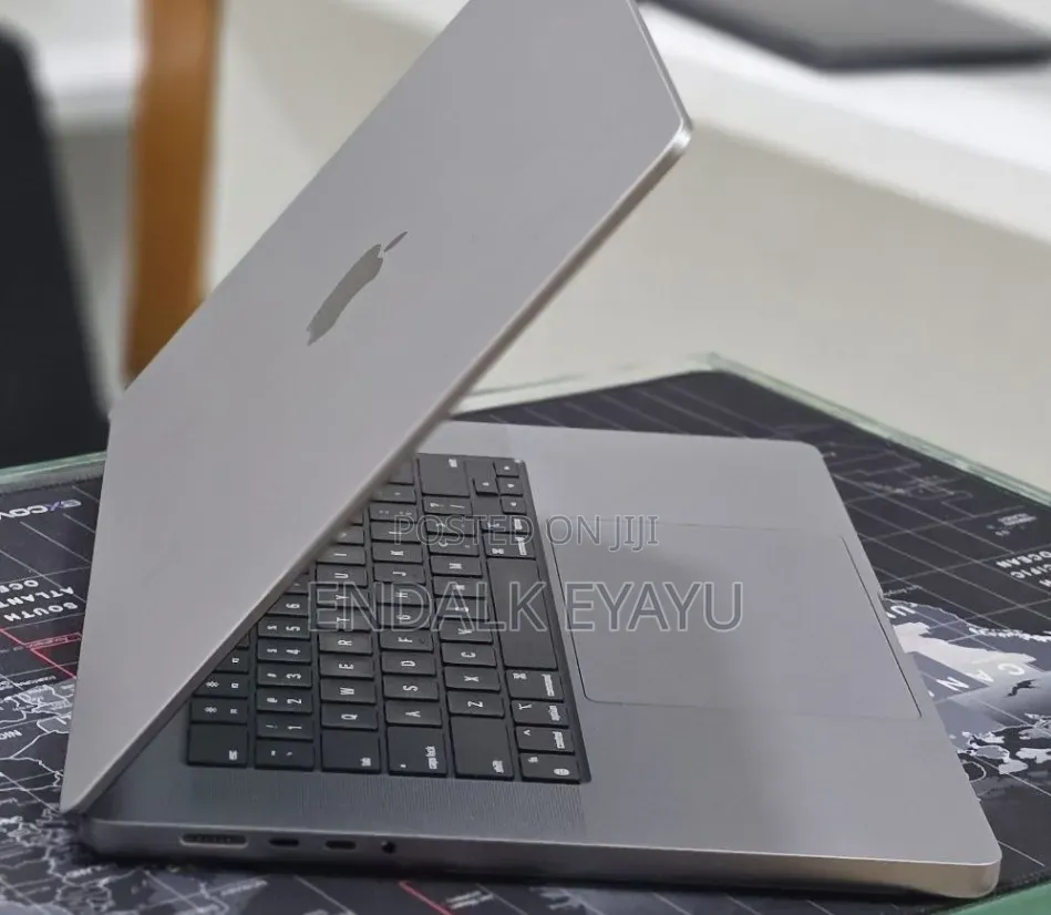 New Laptop Apple MacBook Pro 2023 M2 Pro 16GB Apple M2 SSD 512GB