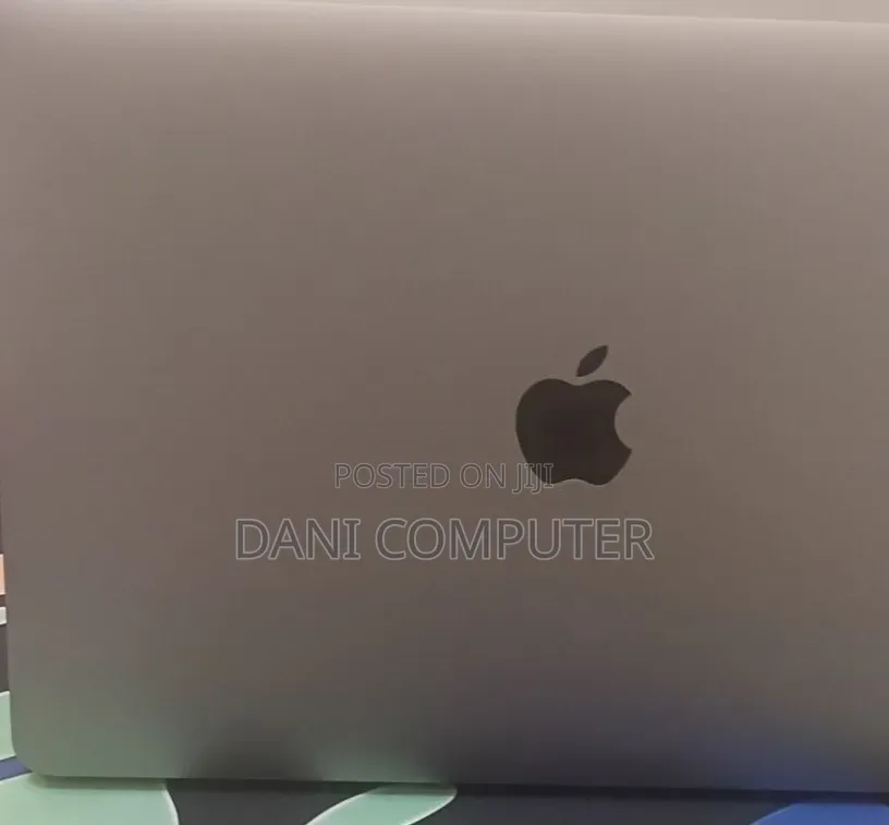 New Laptop Apple MacBook Pro 2020 M1 8GB Apple M1 SSD 256GB
