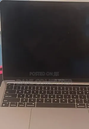 New Laptop Apple MacBook Pro 2020 M1 8GB Apple M1 SSD 256GB