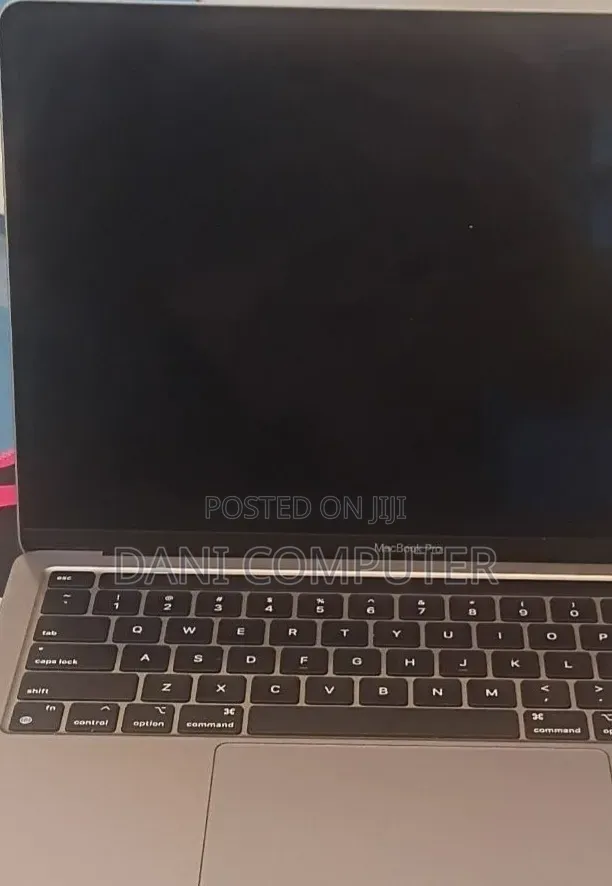 New Laptop Apple MacBook Pro 2020 M1 8GB Apple M1 SSD 256GB