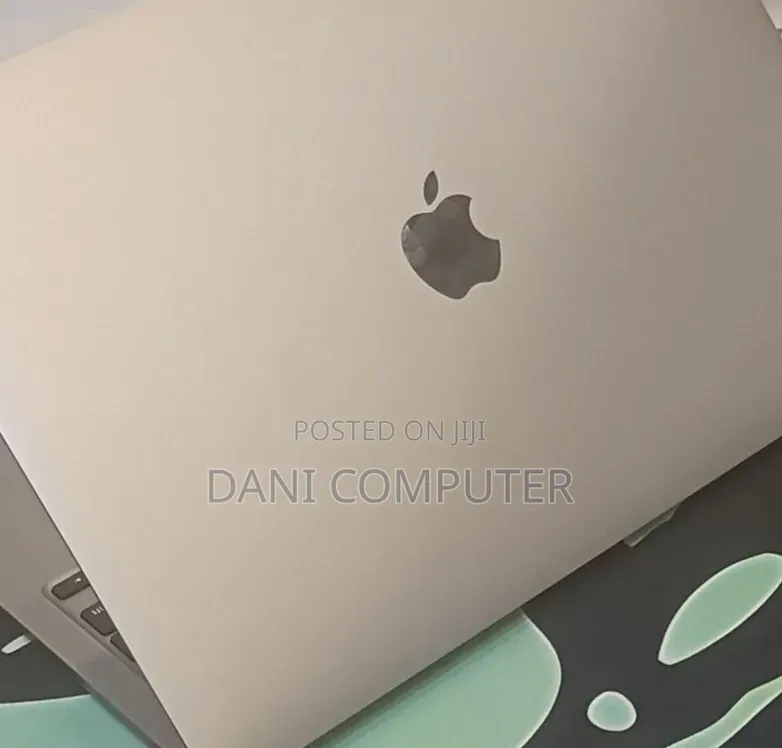 New Laptop Apple MacBook Pro 2020 M1 8GB Apple M1 SSD 256GB