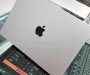 New Laptop Apple MacBook Pro 2025 M5 16GB Apple M5 Pro SSD 512GB