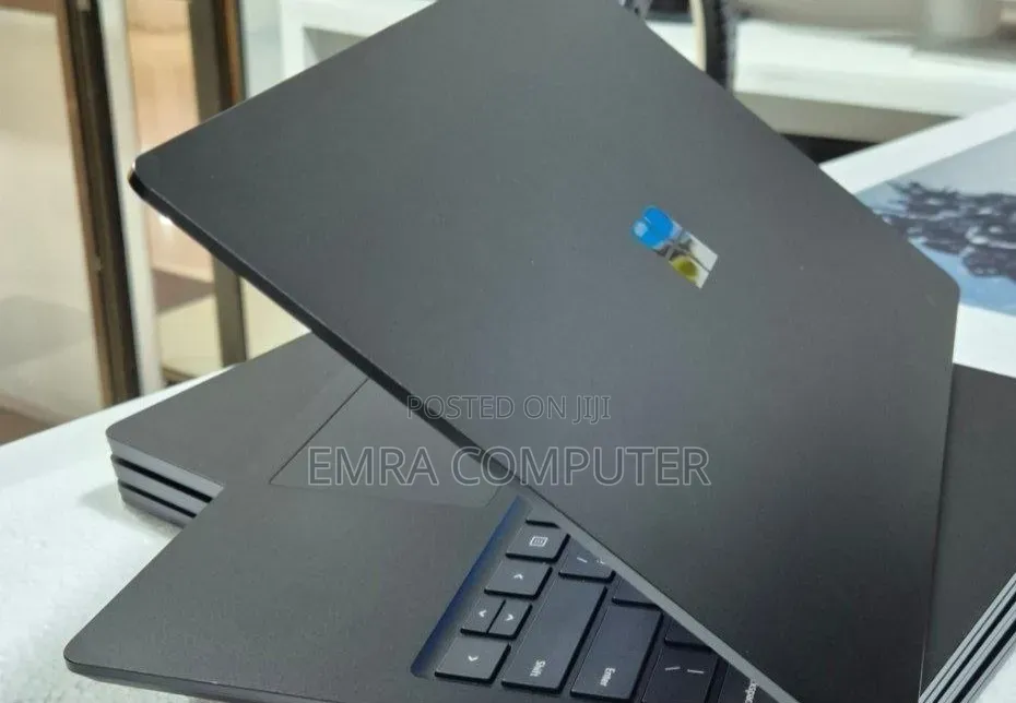 New Laptop Microsoft Surface 16GB Intel Core i7 SSD 256GB