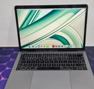 New Laptop Apple MacBook Pro 2017 8GB Intel Core i5 SSD 256GB