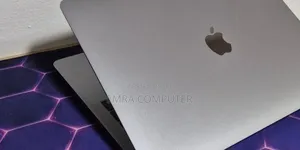 New Laptop Apple MacBook Pro 2017 8GB Intel Core i5 SSD 256GB