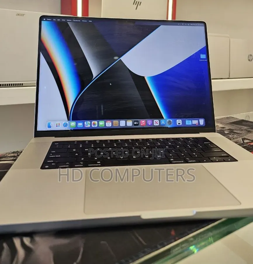 New Laptop Apple MacBook Pro 2021 M1 16GB Apple M1 Pro SSD 512GB
