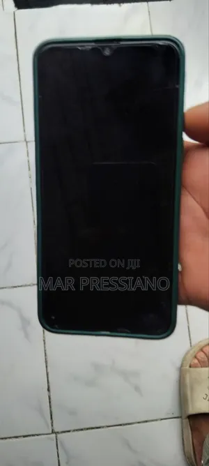 Samsung A10 32 GB Black