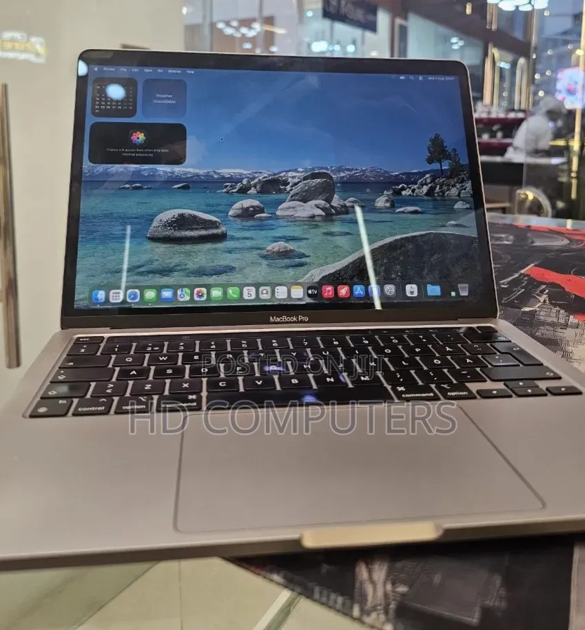 New Laptop Apple MacBook Pro 2020 16GB Apple M1 Pro SSD 256GB