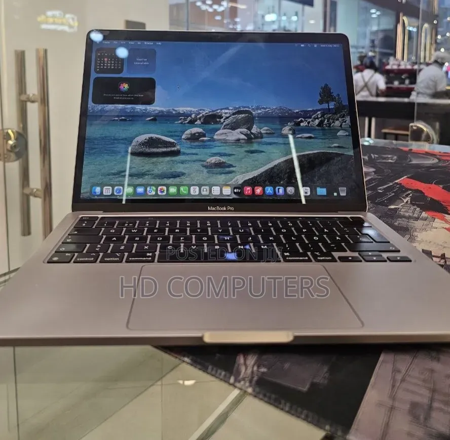 New Laptop Apple MacBook Pro 2020 16GB Apple M1 Pro SSD 256GB