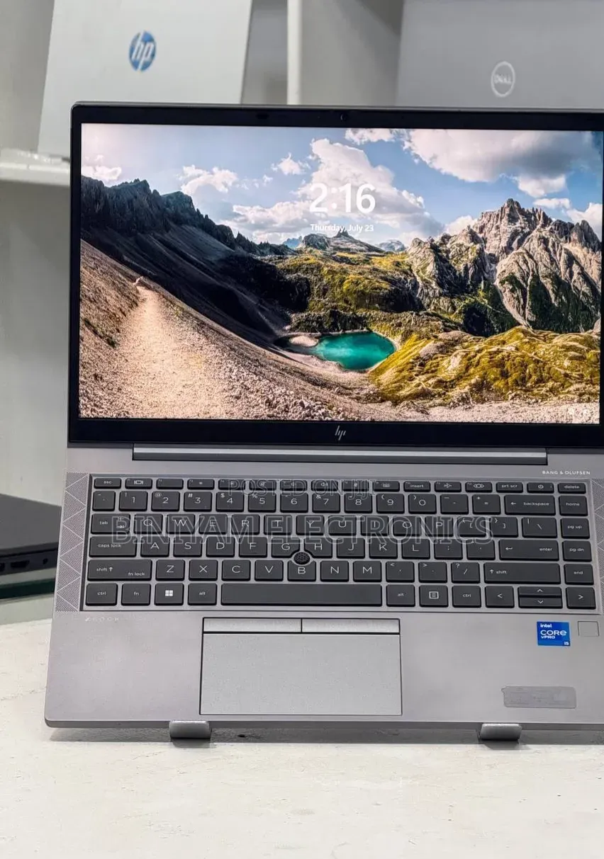 New Laptop HP ZBook Firefly 14 G11 16GB Intel Core i5 SSD 512GB