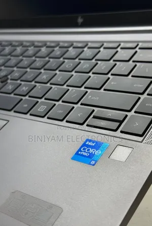 New Laptop HP ZBook Firefly 14 G11 16GB Intel Core i5 SSD 512GB