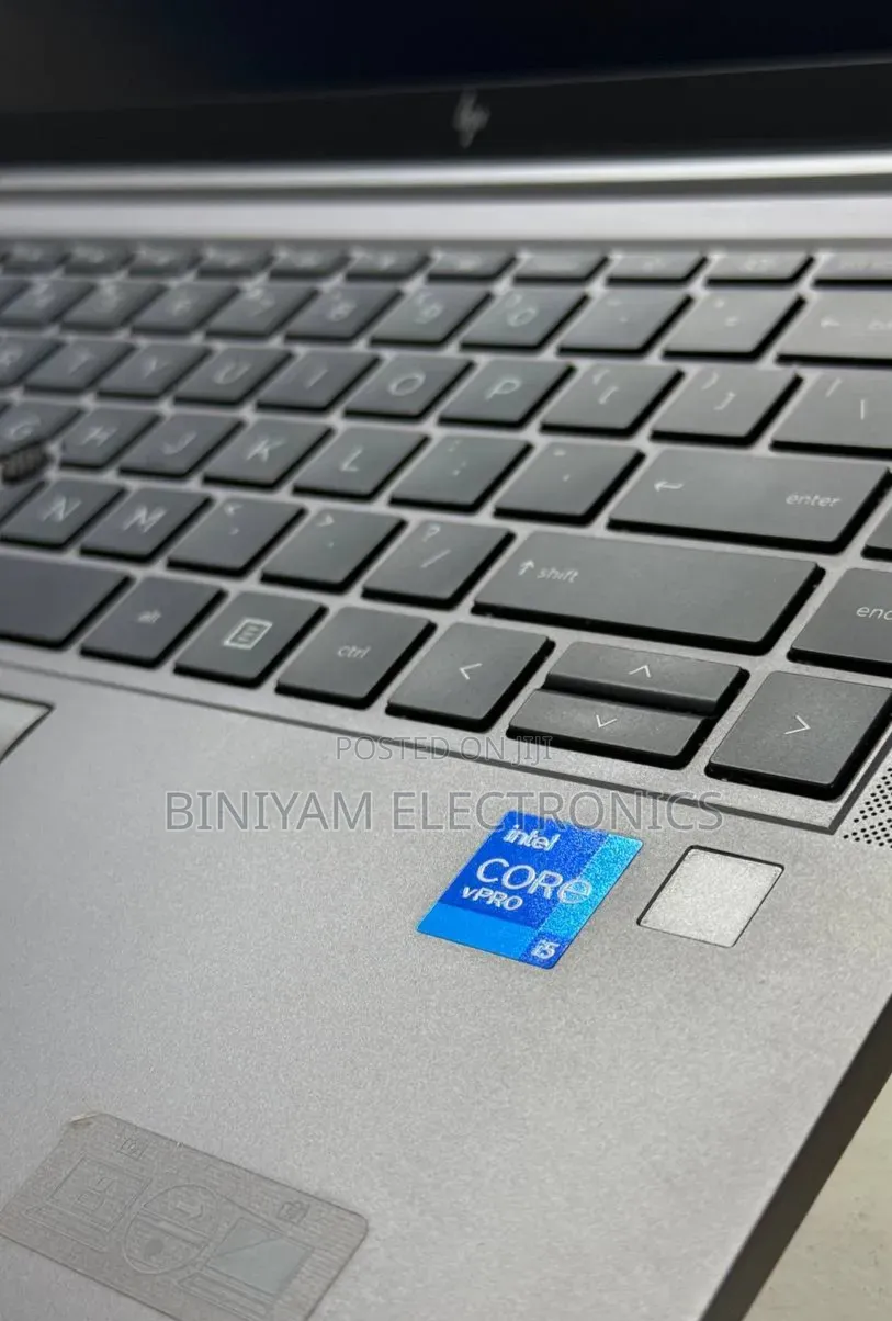 New Laptop HP ZBook Firefly 14 G11 16GB Intel Core i5 SSD 512GB