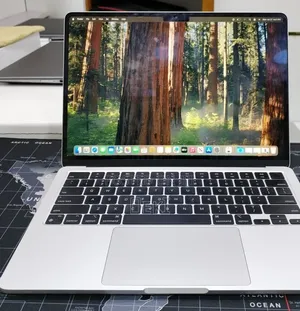 New Laptop Apple MacBook Air 2022 M2 8GB Apple M2 SSD 256GB