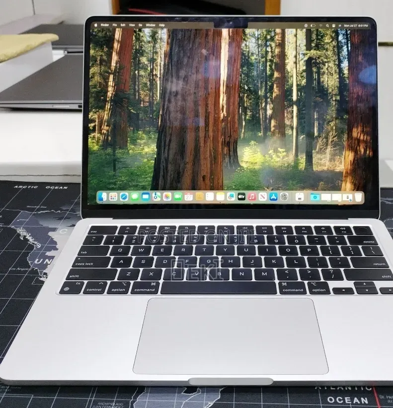 New Laptop Apple MacBook Air 2022 M2 8GB Apple M2 SSD 256GB