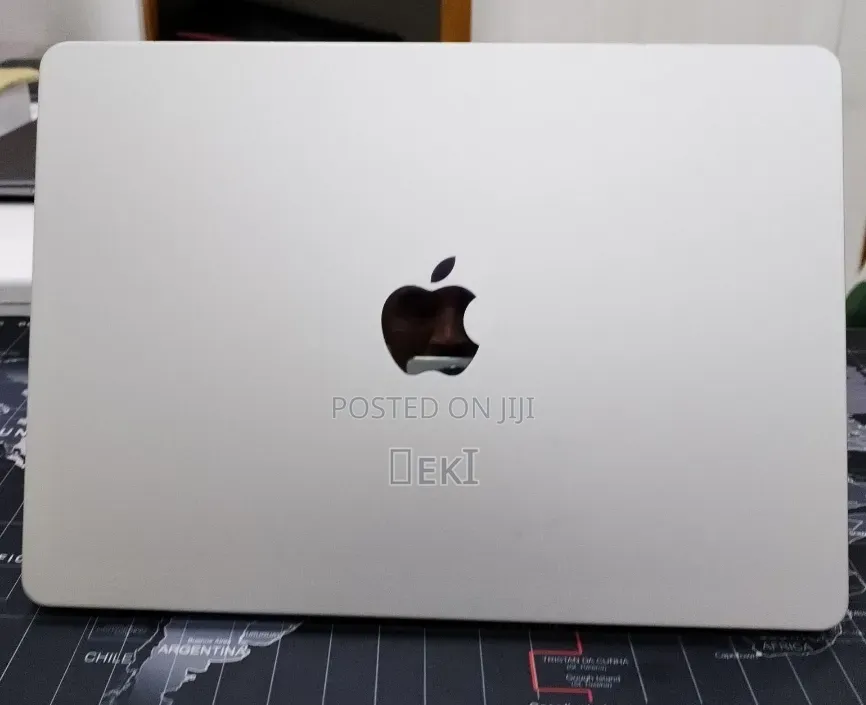 New Laptop Apple MacBook Air 2022 M2 8GB Apple M2 SSD 256GB