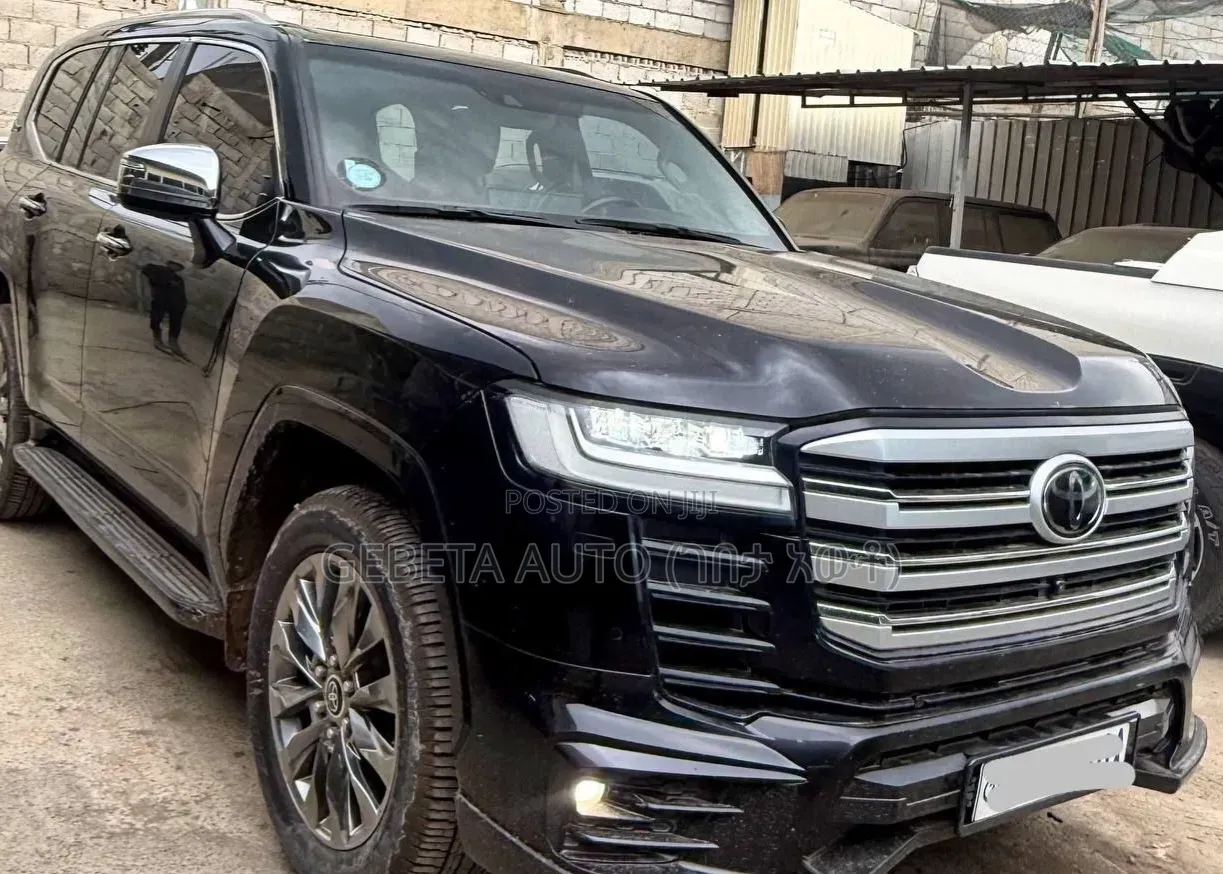 Toyota Land Cruiser LC300 2022