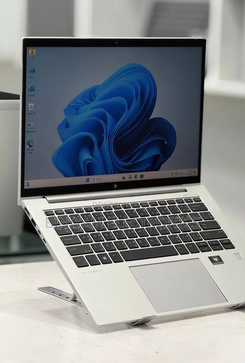 New Laptop HP EliteBook 840 G9 16GB Intel Core i7 SSD 512GB