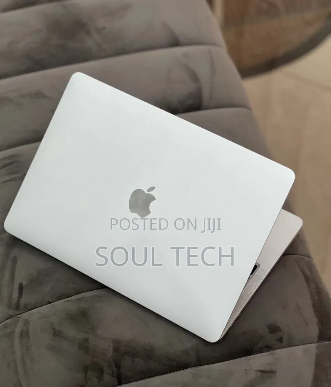 New Laptop Apple MacBook Pro 2022 M2 8GB Apple M2 SSD 512GB
