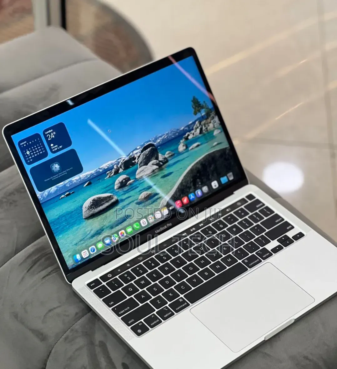 New Laptop Apple MacBook Pro 2022 M2 8GB Apple M2 SSD 512GB