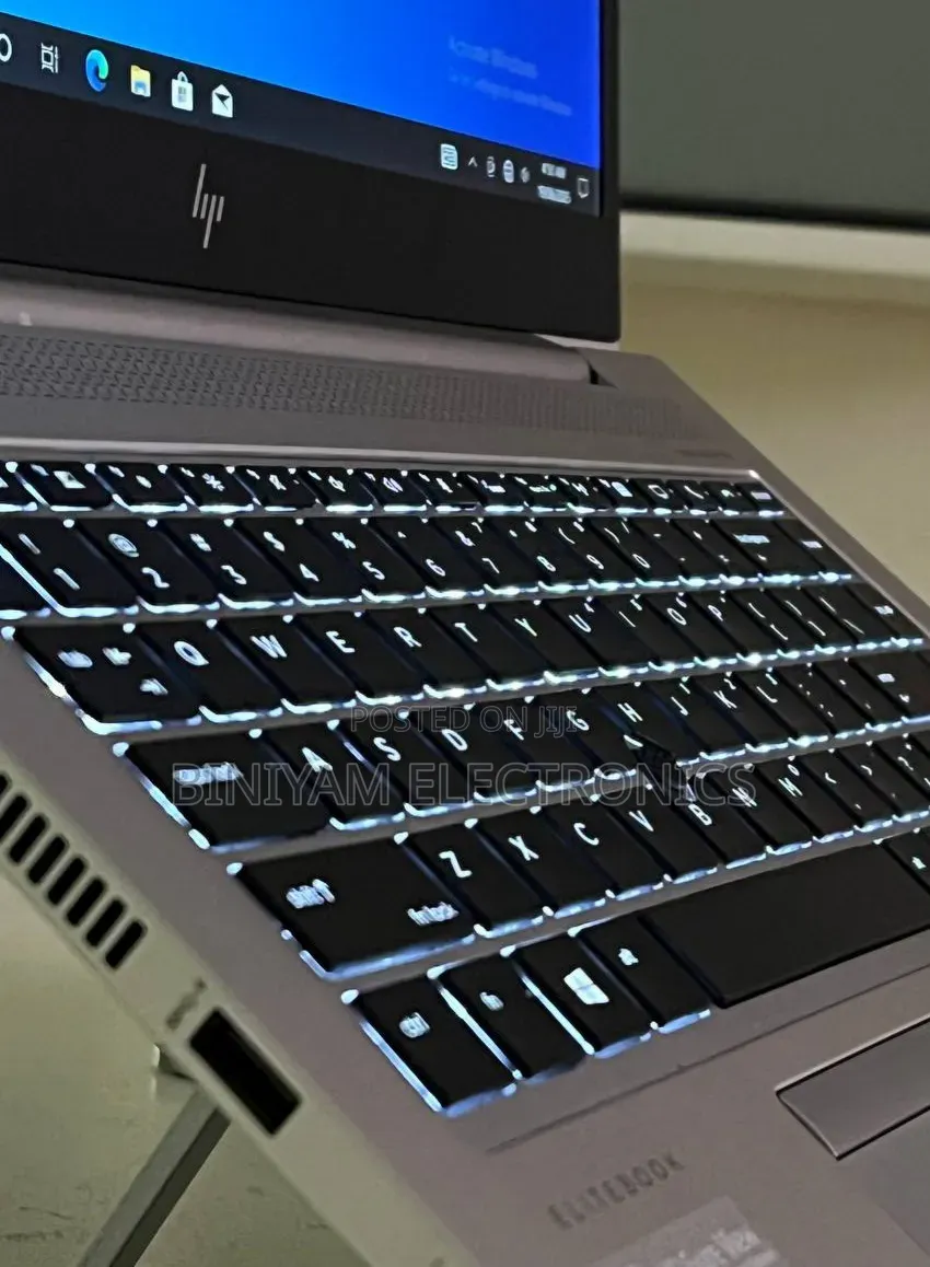 New Laptop HP EliteBook 840 G5 8GB Intel Core i5 SSD 512GB