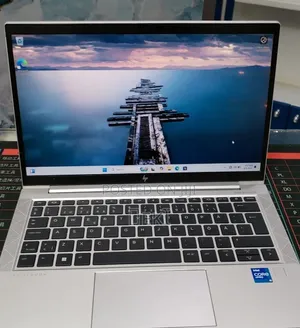 New Laptop HP EliteBook 830 G8 16GB Intel Core i5 SSD 512GB