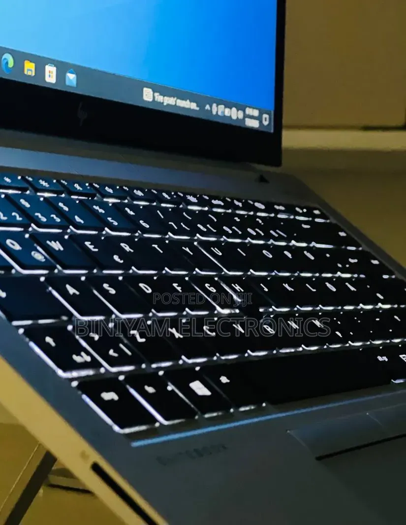 New Laptop HP EliteBook 840 G8 16GB Intel Core i5 SSD 512GB