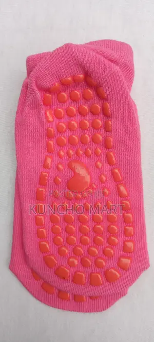 የህፃናት የማያንሸራትት ካልሲ/ Non Slippery Kids Sock