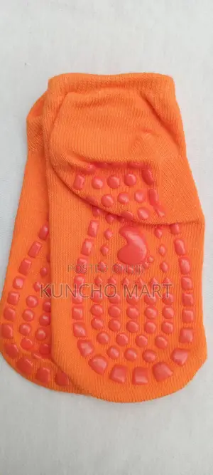የህፃናት የማያንሸራትት ካልሲ/ Non Slippery Kids Sock