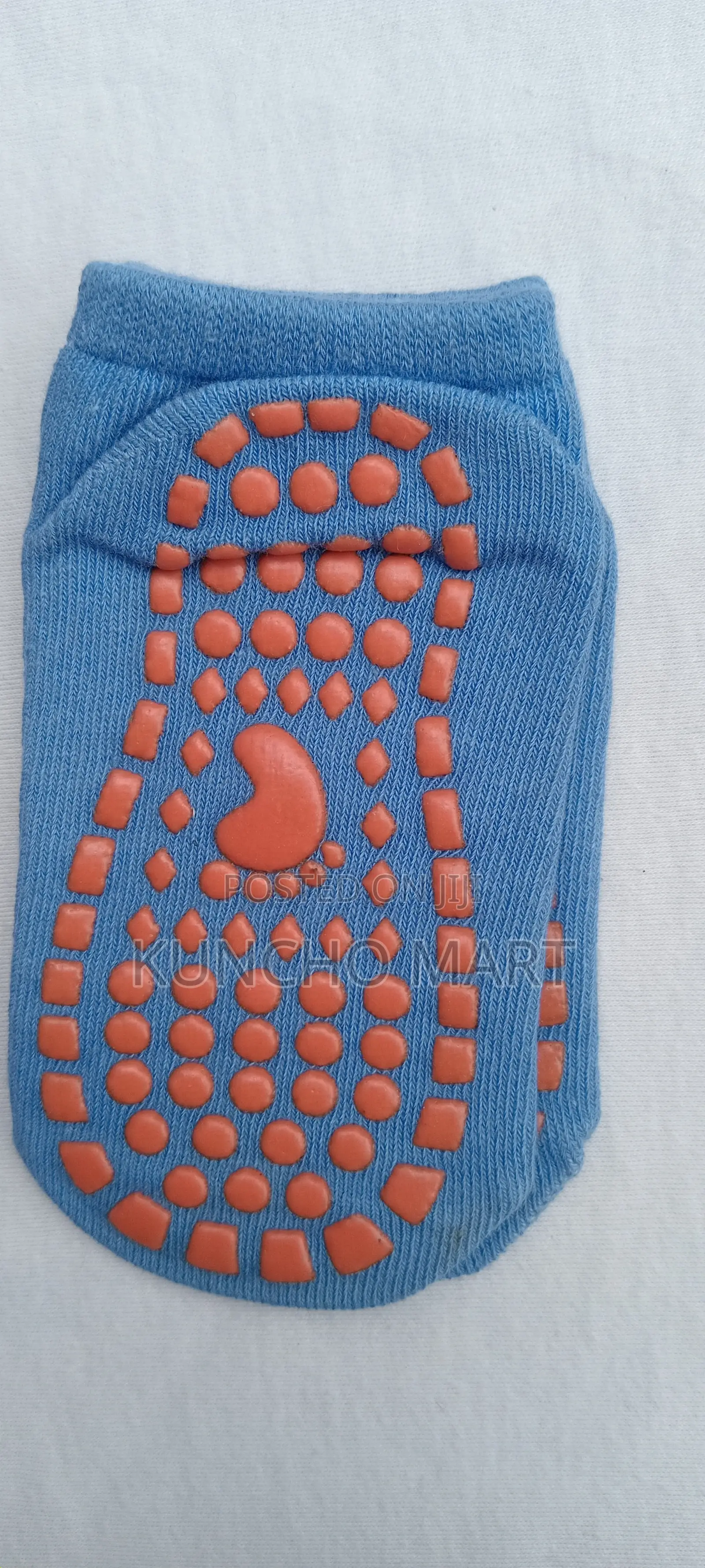የህፃናት የማያንሸራትት ካልሲ/ Non Slippery Kids Sock