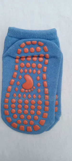 የህፃናት የማያንሸራትት ካልሲ/ Non Slippery Kids Sock