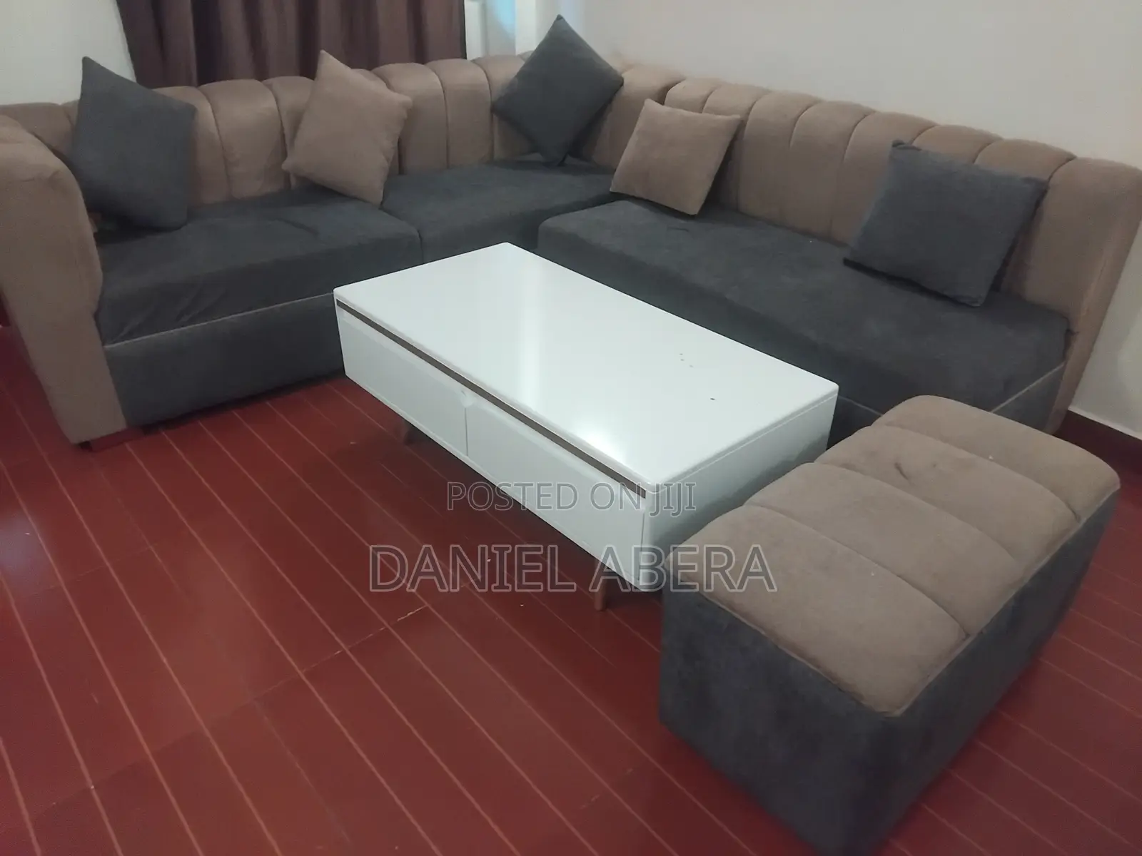 Solina L Sofa (Only Sofa) ሶሊና ሶፋ ትንሽ ጊዜ ያገለገለ