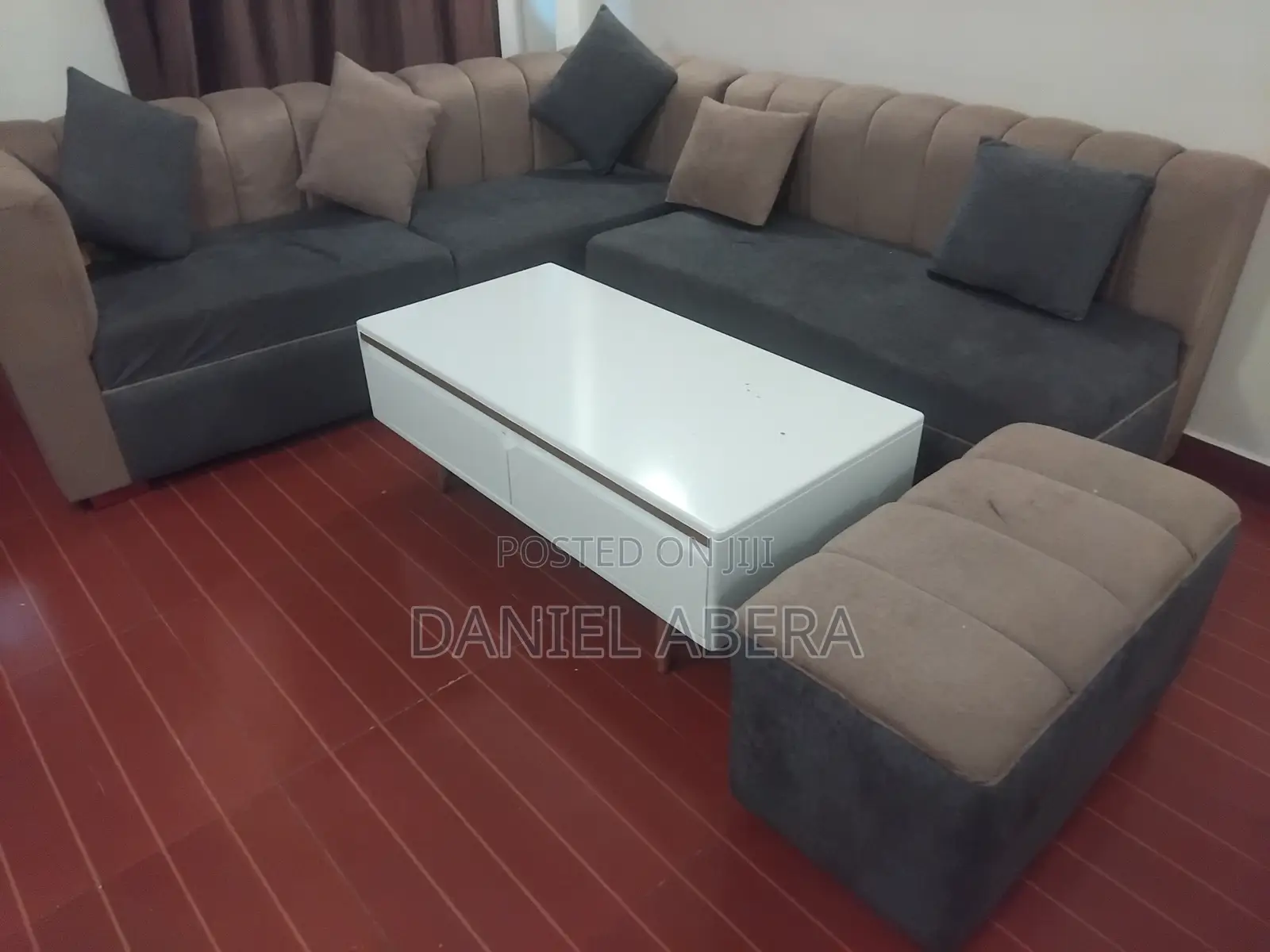 Solina L Sofa (Only Sofa) ሶሊና ሶፋ ትንሽ ጊዜ ያገለገለ