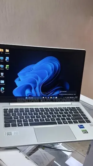 New Laptop HP EliteBook 640 G10 16GB Intel Core i7 SSD 512GB