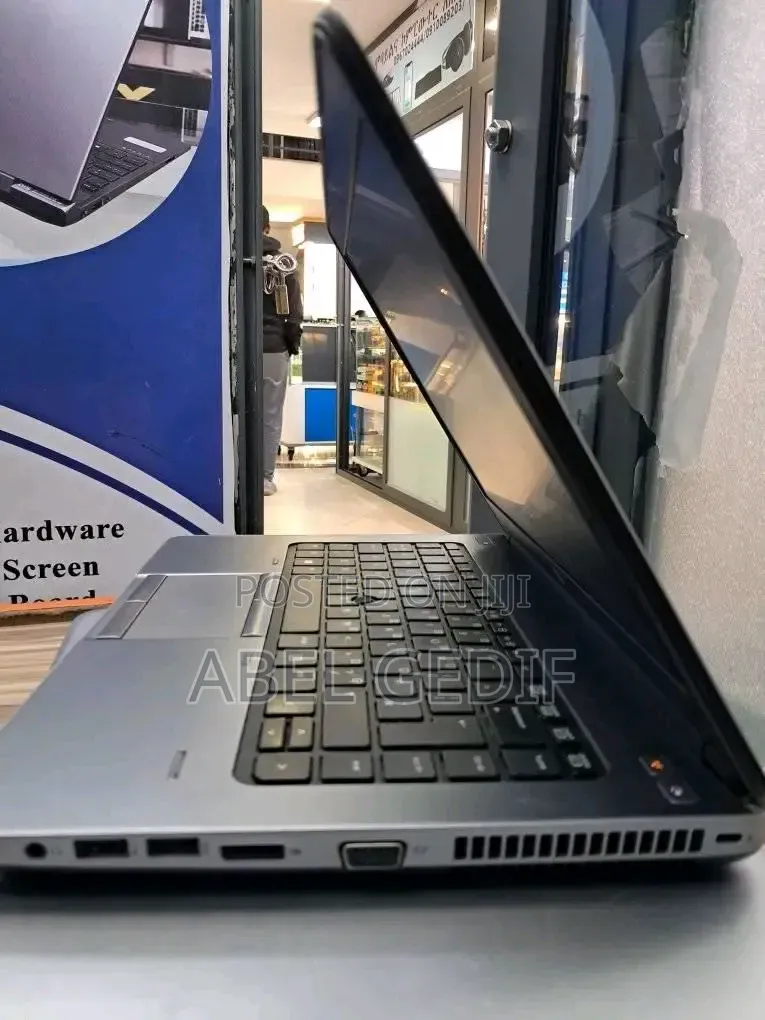 New Laptop HP 4GB AMD HDD 320GB