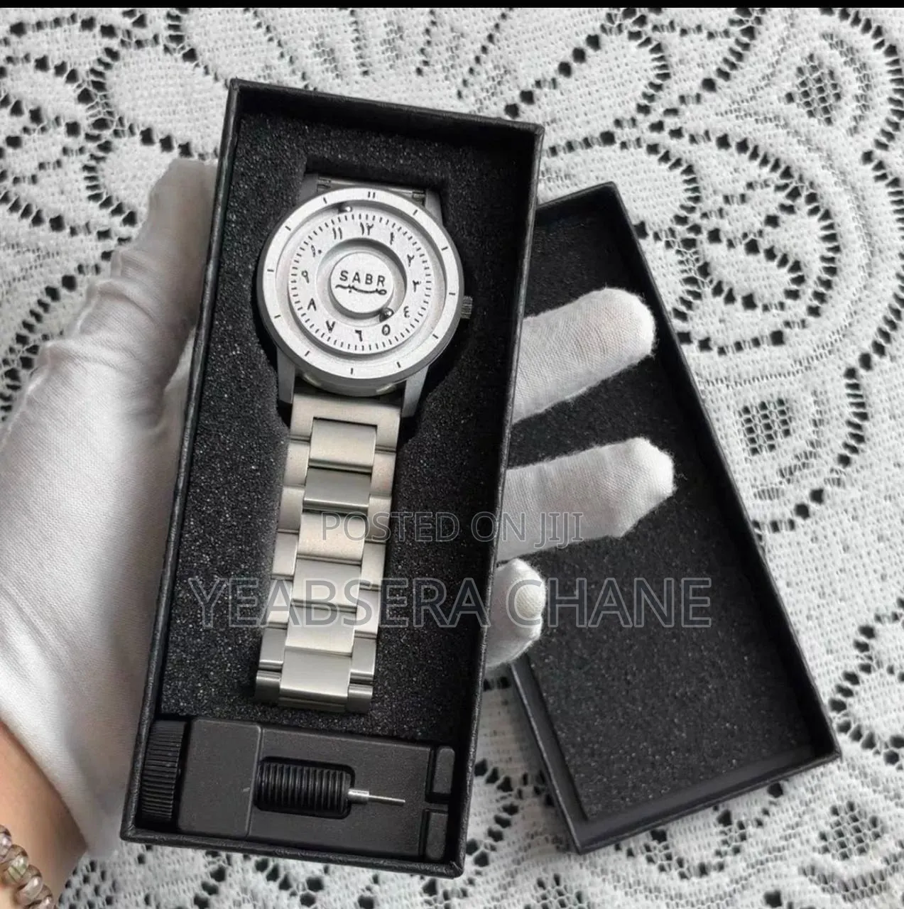SABR Magnetic Watch