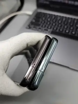 New Samsung Galaxy S22 5G 256 GB Black