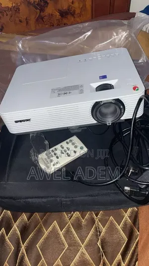Sony VPL-DX221 XGA 3LCD Multimedia Projector 2,800 Lumens