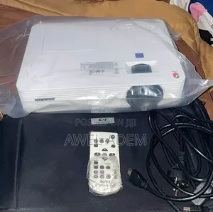 Sony VPL-DX221 XGA 3LCD Multimedia Projector 2,800 Lumens