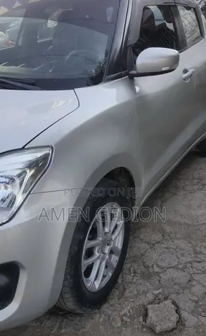 Suzuki Swift 2021 Silver