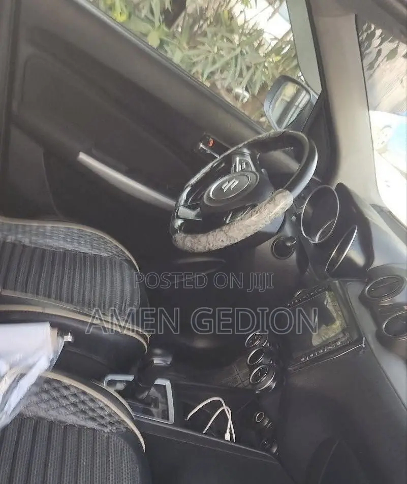 Suzuki Swift 2021 Silver